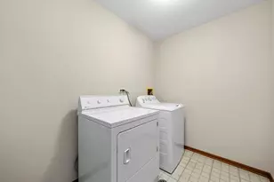 9309 Wherry Ln, Orland Park, IL 60462 - Photo 10