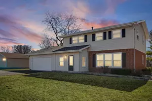 913 E 1st St, Gibson City, IL 60936 - Photo 2