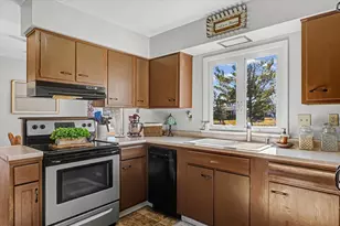 913 E 1st St, Gibson City, IL 60936 - Photo 14