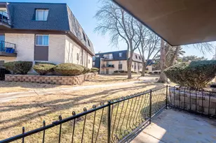 11107 S 84th Ave, Palos Hills, IL 60465 - Photo 8