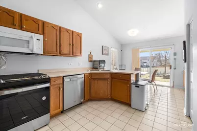 2331 Handley Lane, Aurora, IL 60502 - Photo 8