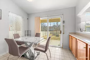 2331 Handley Ln, Aurora, IL 60502 - Photo 10