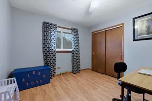 136 McKinstry Dr, Elgin, IL 60123 - Photo 12