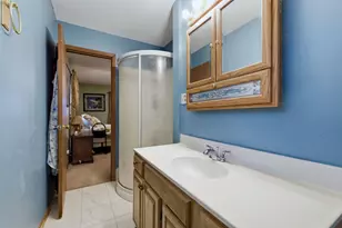 136 McKinstry Dr, Elgin, IL 60123 - Photo 10