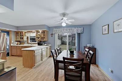 136 McKinstry Drive, Elgin, IL 60123 - Photo 4