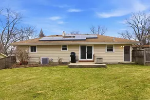 136 McKinstry Dr, Elgin, IL 60123 - Photo 18