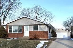 267 N Idlewild Ave, Mundelein, IL 60060 - Photo 1