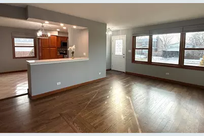 267 N Idlewild Avenue, Mundelein, IL 60060 - Photo 12