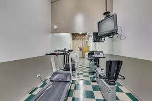 1733 W Irving Park Rd, Chicago, IL 60613 - Photo 20