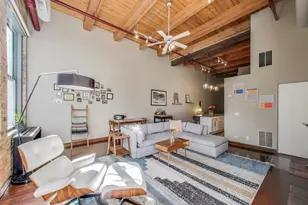 1733 W Irving Park Rd, Chicago, IL 60613 - Photo 4