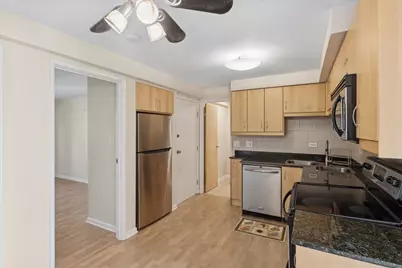 410 Crescent Boulevard #2B, Lombard, IL 60148 - Photo 2