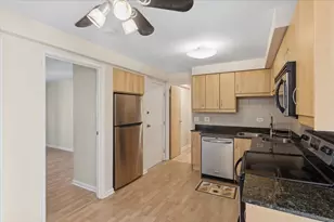 410 Crescent Blvd, Lombard, IL 60148 - Photo 2