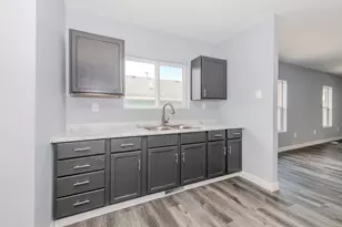 689 E Bluff St, Marseilles, IL 61341 - Photo 6