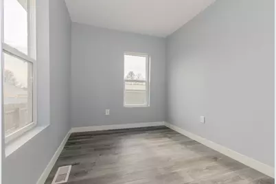 689 E Bluff Street, Marseilles, IL 61341 - Photo 10