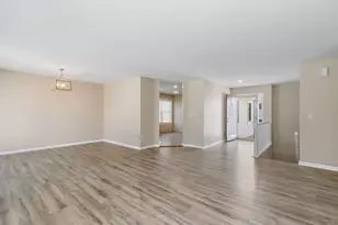 4025 Peartree Dr, Lake in the Hills, IL 60156 - Photo 4