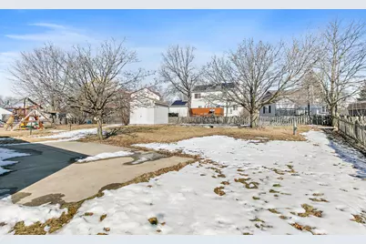 4025 Peartree Drive, Lake in the Hills, IL 60156 - Photo 28