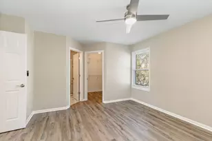 4025 Peartree Dr, Lake in the Hills, IL 60156 - Photo 12