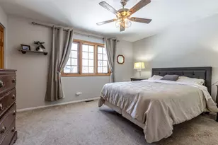 705 S Dymond Rd, Libertyville, IL 60048 - Photo 10