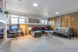 705 S Dymond Rd, Libertyville, IL 60048 - Photo 14