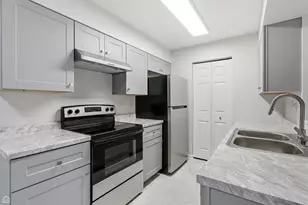 627 Virginia Rd, Crystal Lake, IL 60014 - Photo 2