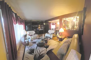 8103 Gladys Ln, Palos Hills, IL 60465 - Photo 6