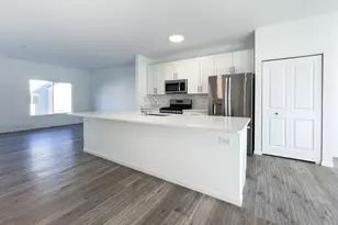 245 Regency Ct, Wauconda, IL 60084 - Photo 2