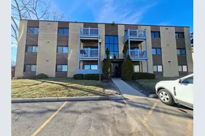 664 Pinecrest Drive #302, Prospect Heights, IL 60070 - Photo 1