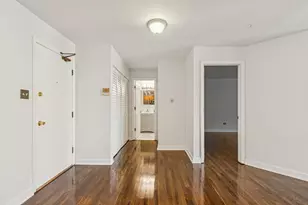 8828 N Leslie Ln, Des Plaines, IL 60016 - Photo 10