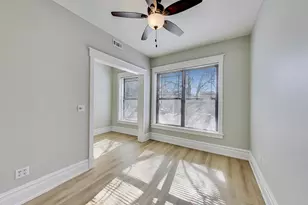 2114 W Byron St, Chicago, IL 60618 - Photo 10