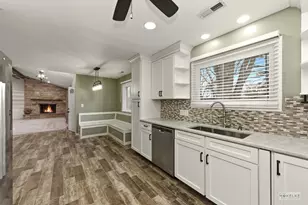 925 Lindenwood Dr, Aurora, IL 60506 - Photo 10