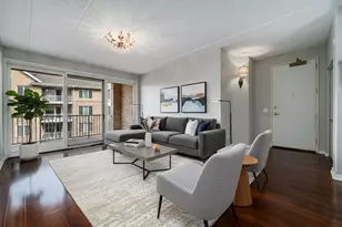 1731 Pavilion Way, Park Ridge, IL 60068 - Photo 4