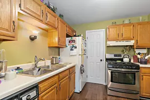 26 Waterbury Ln, Schaumburg, IL 60193 - Photo 6