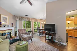 26 Waterbury Ln, Schaumburg, IL 60193 - Photo 2