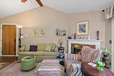 26 Waterbury Lane #N2, Schaumburg, IL 60193 - Photo 4