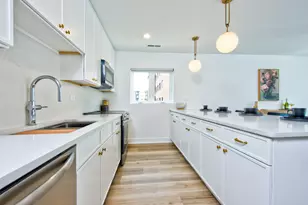 9396 Landings Ln, Des Plaines, IL 60016 - Photo 18