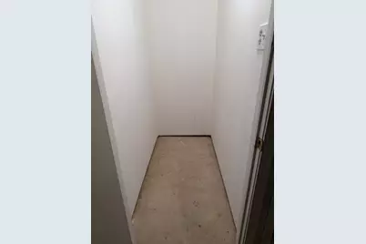 3335 W Byron Street #2, Chicago, IL 60618 - Photo 18