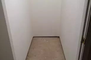 3335 W Byron St, Chicago, IL 60618 - Photo 18