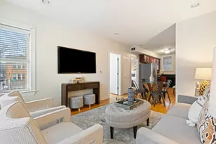 3335 W Byron St, Chicago, IL 60618 - Photo 4