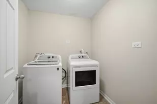 766 Michigan Ave, South Elgin, IL 60177 - Photo 18