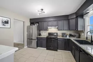 766 Michigan Ave, South Elgin, IL 60177 - Photo 8