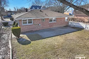 7132 W 84th Pl, Burbank, IL 60459 - Photo 24