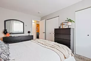 222 Madison St, Joliet, IL 60435 - Photo 10