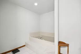 8021 Enclave Ln, Tinley Park, IL 60487 - Photo 22