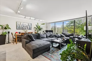 5445 N Sheridan Rd, Chicago, IL 60640 - Photo 2