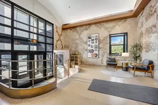 320 E 21st St, Chicago, IL 60616 - Photo 2