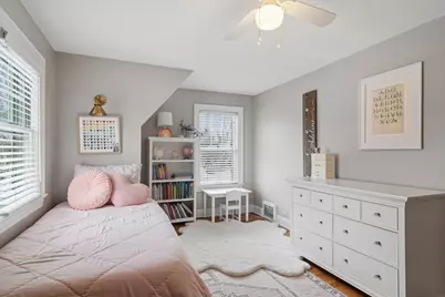 131 Walton Street, Barrington, IL 60010 - Photo 18