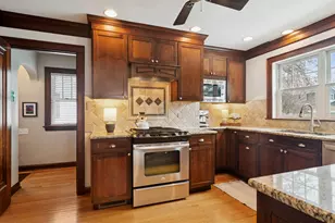 131 Walton St, Barrington, IL 60010 - Photo 10