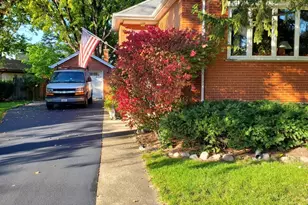 320 W Harrison Rd, Lombard, IL 60148 - Photo 2