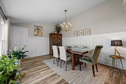 63 White Oak Circle #63, Saint Charles, IL 60174 - Photo 4