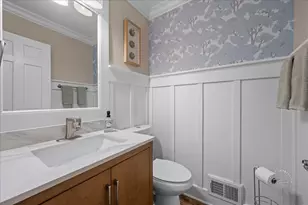 63 White Oak Cir, Saint Charles, IL 60174 - Photo 12